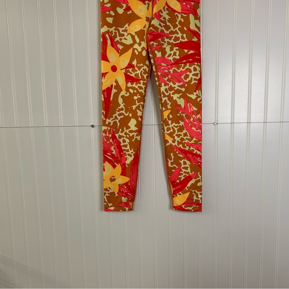 Nike Dri-Fit Floral Patterned Leggings Size Medium - Picture 2 of 10